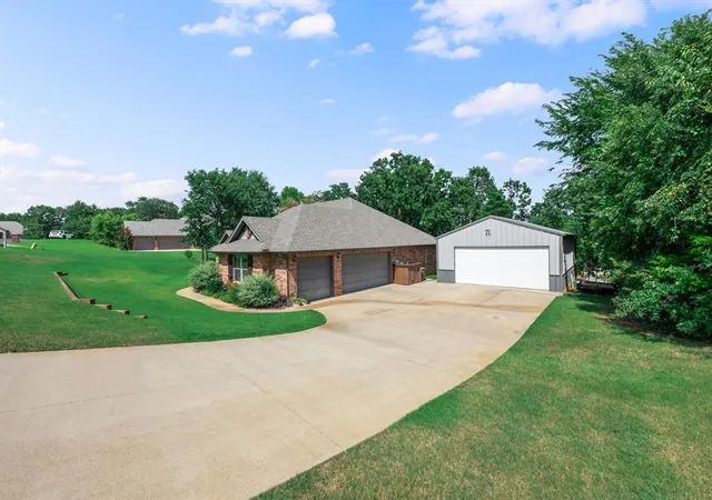 Photo 3 of Single family home for sale at 14220 Red Oak Dr, Edmond, OK 73034 | MLS# 1244096 | Listing updated on 2026-09-30
