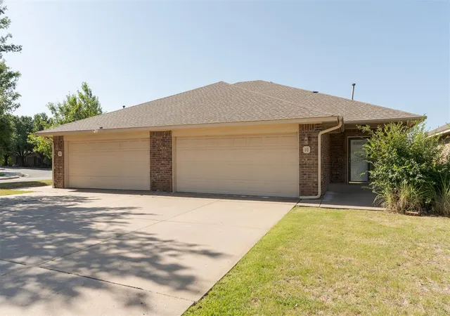 1st image of 10 Nw 156th St #10, Edmond, OK 73013 | MLS# 1244103