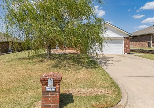 2nd image of 2252 Gray Dove Dr, Shawnee, OK 74804 | MLS# 1244104