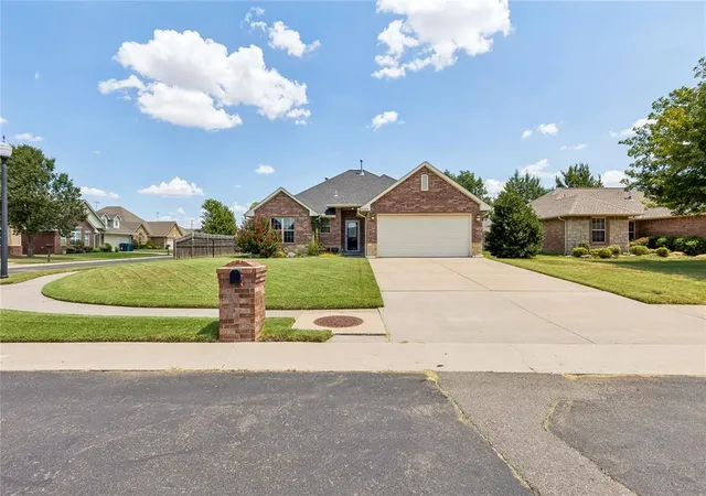 Photo 3 of Sale Pending at 12204 Heathfield Ln, Oklahoma City, OK 73173 | MLS# 1244122 | Listing updated on 2026-08-19