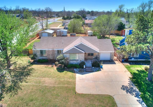Photo 4 of Single family home for sale at 800 NW 49th Street, Oklahoma City, OK 73118 | MLS# 1244124 | Listing updated on 2026-09-18