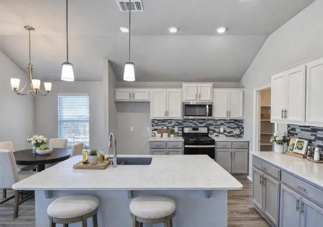 Photo 4 of Sale Pending at 6805 NW 157th Terrace, Edmond, OK 73013 | MLS# 1244125 | Listing updated on 2026-08-29