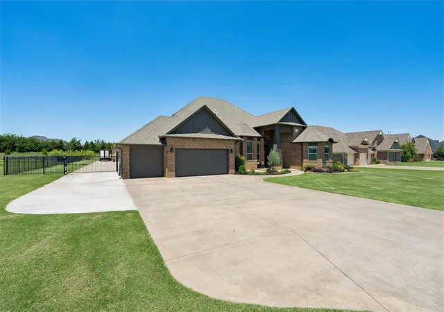 Photo 2 of Single family home for sale at 20915 Highlander Ridge Dr, Edmond, OK 73012 | MLS# 1244127 | Listing updated on 2026-08-26