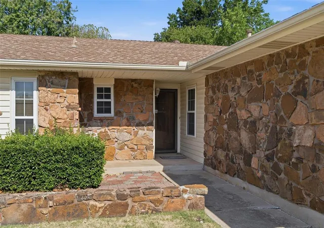 Photo 3 of Sale Pending at 11913 O Casey St, Yukon, OK 73099 | MLS# 1244136 | Listing updated on 2026-08-22