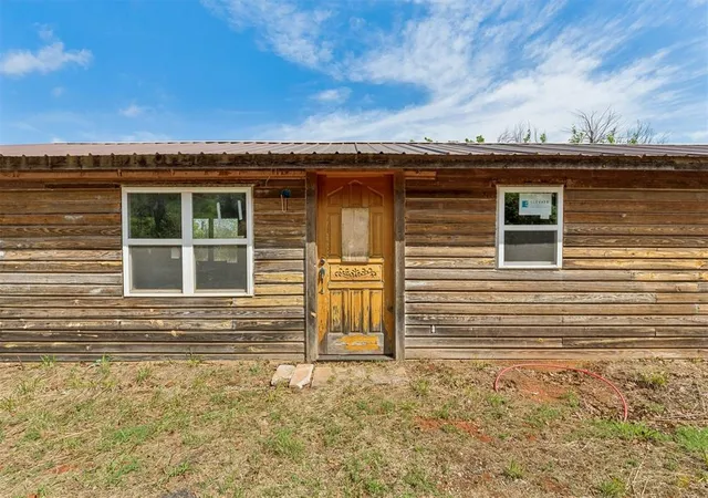 3rd image of 090012118 E Fifth St, Hinton, OK 73047 | MLS# 1244147