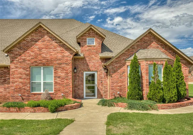 Photo 3 of Single family home for sale at 3101 Firefly Dr, Norman, OK 73071 | MLS# 1244163 | Listing updated on 2026-08-14