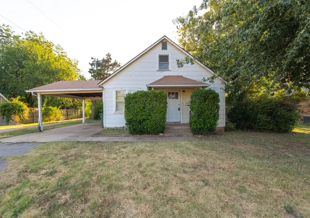 Photo 1 of Sale Pending at 11 S Walnut St, Edmond, OK 73003 | MLS# 1244176 | Listing updated on 2026-08-21