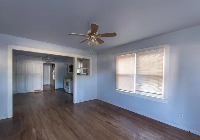Photo 3 of Sale Pending at 11 S Walnut St, Edmond, OK 73003 | MLS# 1244176 | Listing updated on 2026-08-21