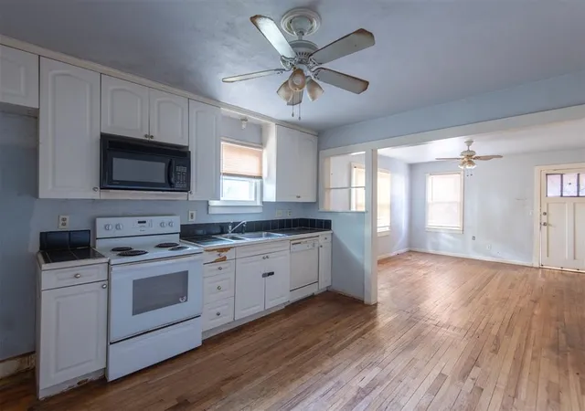 Photo 3 of Sale Pending at 11 S Walnut St, Edmond, OK 73003 | MLS# 1244176 | Listing updated on 2026-08-21
