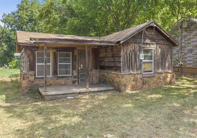 1st image of 502 E California St, Wynnewood, OK 73098 | MLS# 1244192