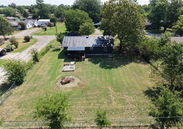 Photo 3 of Single family home for sale at 817 N 4th Street, Okemah, OK 74859 | MLS# 1244195 | Listing updated on 2026-08-14