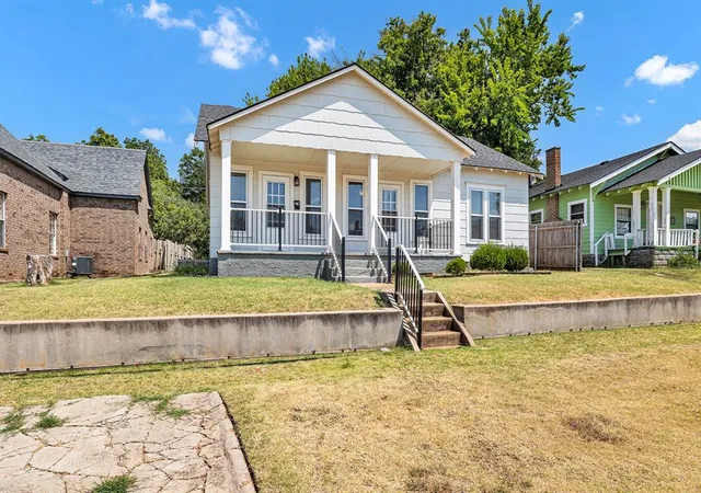 Photo 3 of Single family home for sale at 711 S Barker Ave, El Reno, OK 73036 | MLS# 1244201 | Listing updated on 2026-08-18