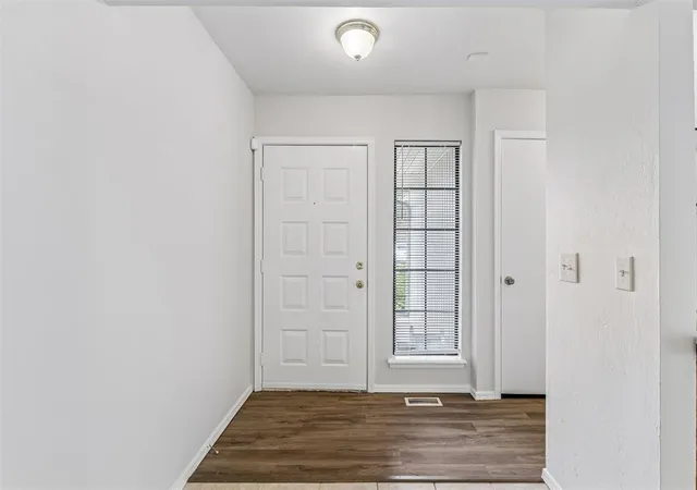 Listing Photo 5 - Condo for sale in building located at 820 NW 137th St, Edmond, OK 73013