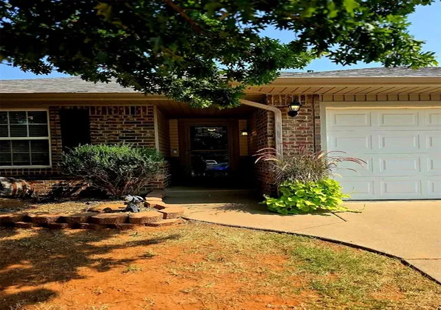 1st image of 815 E Monarch Wy, Purcell, OK 73080 | MLS# 1244224