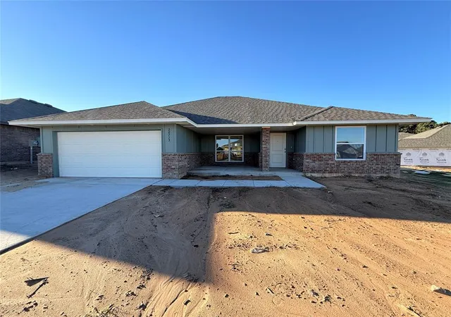 Photo 1 of Single family home for sale at 20713 Brush Crk Blvd, Harrah, OK 73045 | MLS# 1244226 | Listing updated on 2026-10-19
