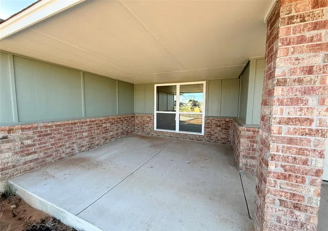 Photo 2 of Single family home for sale at 20713 Brush Crk Blvd, Harrah, OK 73045 | MLS# 1244226 | Listing updated on 2026-10-19