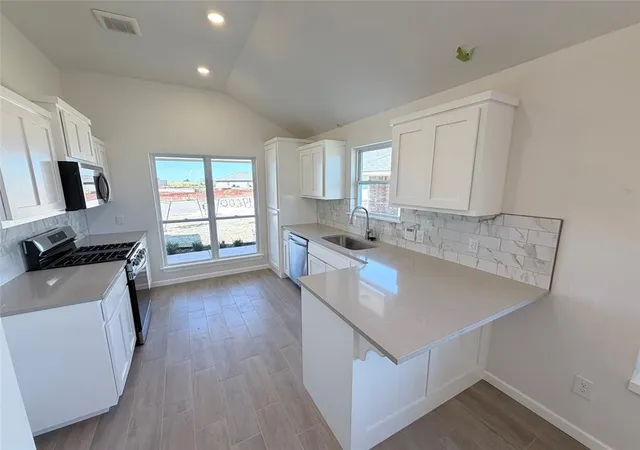 Photo 3 of Single family home for sale at 19600 Bascom St, Edmond, OK 73012 | MLS# 1244233 | Listing updated on 2026-10-19
