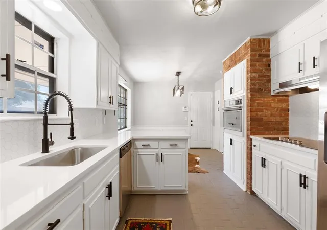 Photo 4 of Sale Pending at 4031 NW 62nd Terrace, Oklahoma City, OK 73112 | MLS# 1244259 | Listing updated on 2026-08-31