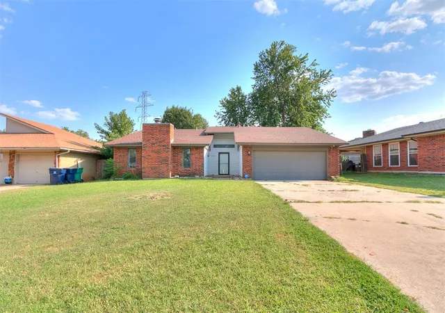 Photo 3 of Single family home for sale at 8208 N Crestline Ct, Oklahoma City, OK 73132 | MLS# 1244270 | Listing updated on 2026-08-13