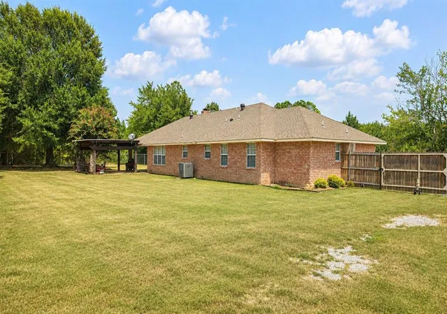 Photo 2 of Single family home for sale at 105 Viking Loop, Ardmore, OK 73401 | MLS# 1244279 | Listing updated on 2026-08-16