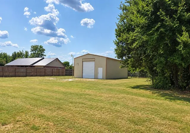 Photo 3 of Single family home for sale at 105 Viking Loop, Ardmore, OK 73401 | MLS# 1244279 | Listing updated on 2026-08-16