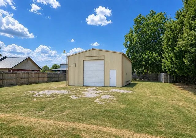 Photo 3 of Single family home for sale at 105 Viking Loop, Ardmore, OK 73401 | MLS# 1244279 | Listing updated on 2026-08-16