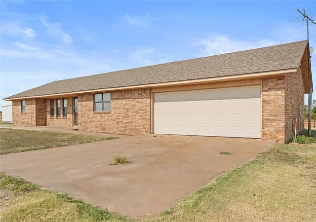 3rd image of 81613 N 2520 Road, Watonga, OK 73772 | MLS# 1244299