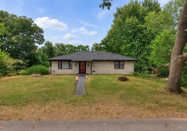 3rd image of 412 N 3Rd Ave, Purcell, OK 73080 | MLS# 1244302