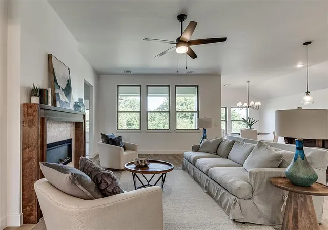Photo 3 of Single family home for sale at 12501 Dolche Vita Dr, Yukon, OK 73099 | MLS# 1244306 | Listing updated on 2026-08-31