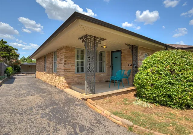 Photo 2 of Sale Pending at 2715 Nw 33rd Street, Oklahoma City, OK 73112 | MLS# 1244320 | Listing updated on 2026-08-21
