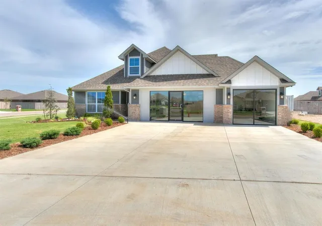 1st image of 1096 Se 17th St, Newcastle, OK 73065 | MLS# 1244325