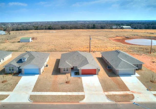 Photo 3 of Single family home for sale at 3140 Pennington St, Harrah, OK 73045 | MLS# 1244327 | Listing updated on 2026-10-09