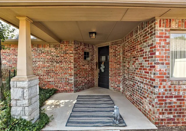 Photo 3 of Single family home for sale at 17805 Griffin Gate Dr, Edmond, OK 73012 | MLS# 1244328 | Listing updated on 2026-10-20