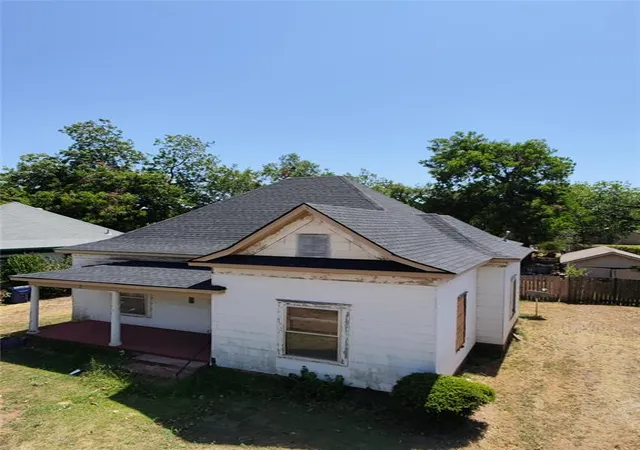 1st image of 1615 W Minnesota Ave, Chickasha, OK 73018 | MLS# 1244343