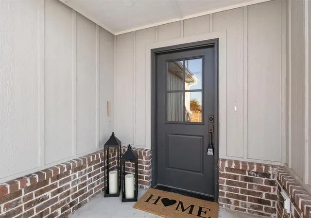 image of 42773 Garrett's Lake Rd, Shawnee, OK 74804 | MLS# 1244351