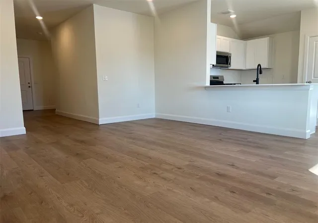 4th image of 921 Hazy Brk Cir, Chickasha, OK 73018 | MLS# 1244357