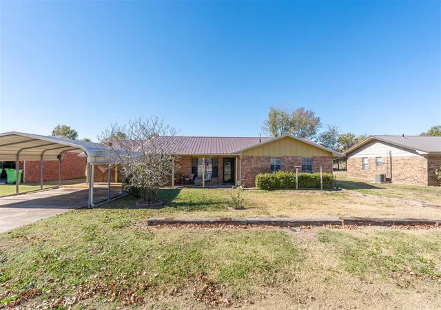 1st image of 503 S 9th St, Okemah, OK 74859 | MLS# 1244368