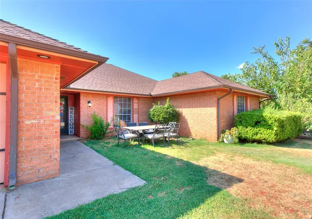 Photo 2 of Single family home for sale at 11064 Folkstone Dr, Yukon, OK 73099 | MLS# 1244388 | Listing updated on 2026-09-02