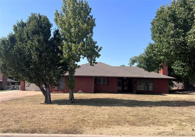 Photo 1 of Sale Pending at 216 Amsey Ln, Guthrie, OK 73044 | MLS# 1244389 | Listing updated on 2026-09-12