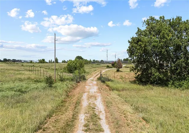 Photo 2 of Sale Pending at 1852 County Rd 1540, Stratford, OK 74872 | MLS# 1244391 | Listing updated on 2026-08-18