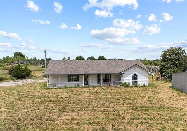 Photo 4 of Sale Pending at 1852 County Rd 1540, Stratford, OK 74872 | MLS# 1244391 | Listing updated on 2026-08-18
