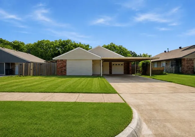 Photo 1 of Single family home for sale at 1500 Autumn Dr, Moore, OK 73160 | MLS# 1244404 | Listing updated on 2026-09-21