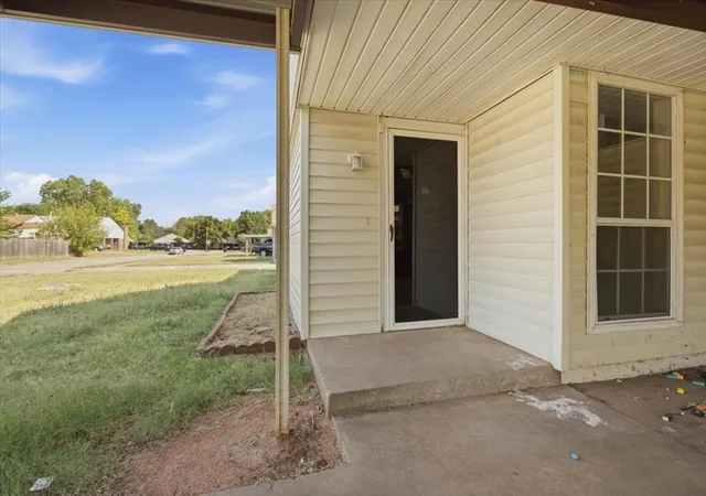 Photo 2 of Single family home for sale at 1500 Autumn Dr, Moore, OK 73160 | MLS# 1244404 | Listing updated on 2026-09-21
