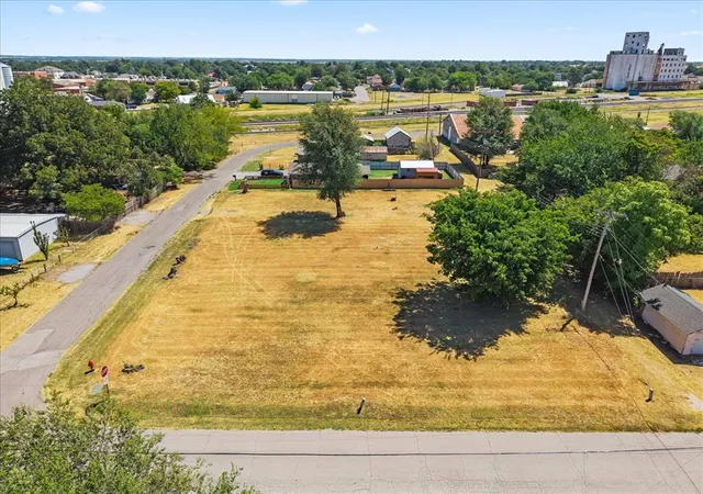 3rd image of 511 W Cobb St, El Reno, OK 73036 | MLS# 1244405