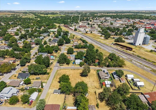 5th image of 511 W Cobb St, El Reno, OK 73036 | MLS# 1244405