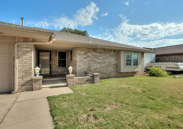 Photo 3 of Sale Pending at 1525 SW 93rd Road, Oklahoma City, OK 73159 | MLS# 1244419 | Listing updated on 2026-08-17