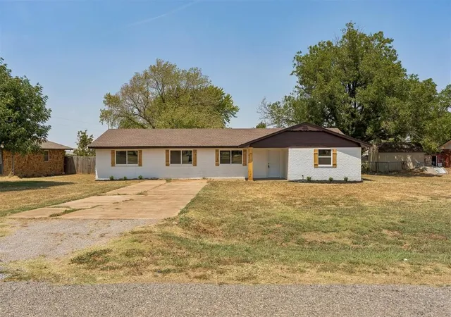 1st image of 2024 E Robberts Ave, Kingfisher, OK 73750 | MLS# 1244424