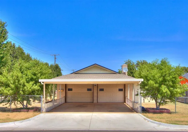 Photo 3 of Single family home for sale at 10500 N Western Ave, Oklahoma City, OK 73114 | MLS# 1244426 | Listing updated on 2026-09-05
