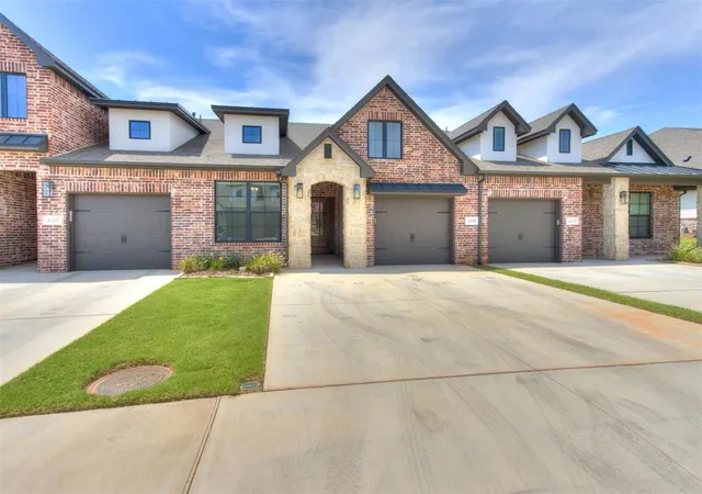 Photo 2 of Townhouse for sale at 4109 Abbey Park Crk, Edmond, OK 73025 | MLS# 1244441 | Listing updated on 2026-08-29