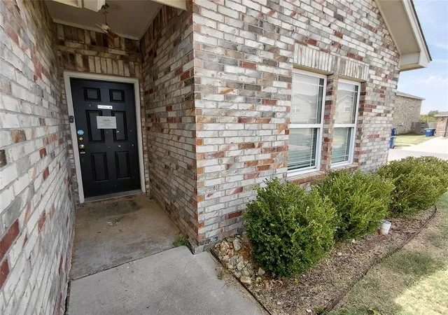Photo 2 of Single family home for sale at 2521 Scarlet Ln, El Reno, OK 73036 | MLS# 1244453 | Listing updated on 2026-10-07